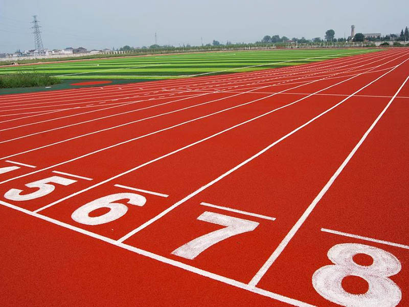 運動場塑膠跑道一平方多少錢？